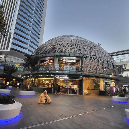 Beachside Apartment In The Heart Of Surfers Paradise - Free Parking โกลด์โคสต์ ภายนอก รูปภาพ