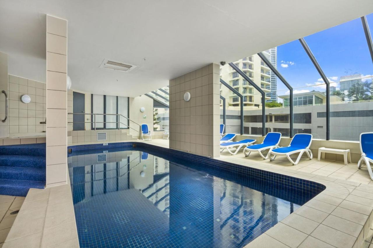 Beachside Apartment In The Heart Of Surfers Paradise - Free Parking โกลด์โคสต์ ภายนอก รูปภาพ