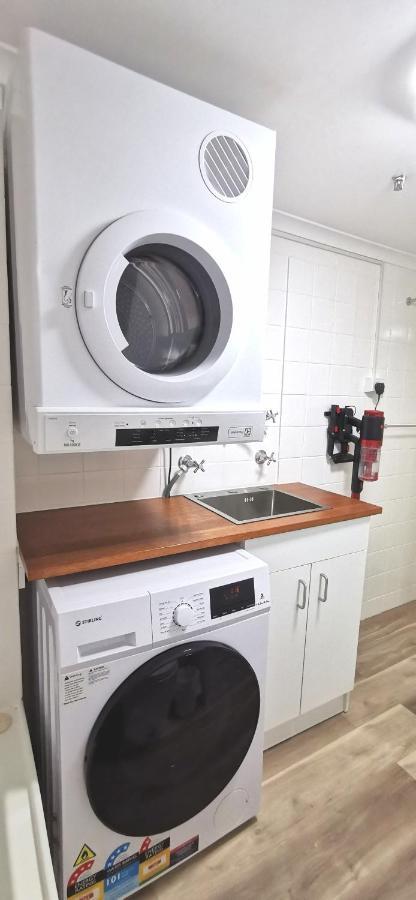 Beachside Apartment In The Heart Of Surfers Paradise - Free Parking โกลด์โคสต์ ภายนอก รูปภาพ